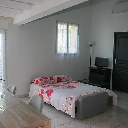 Gite De Catherine Saint-Christophe-des-Bardes Exterior photo